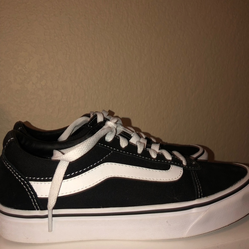BLACK OLDSKOOL VANS